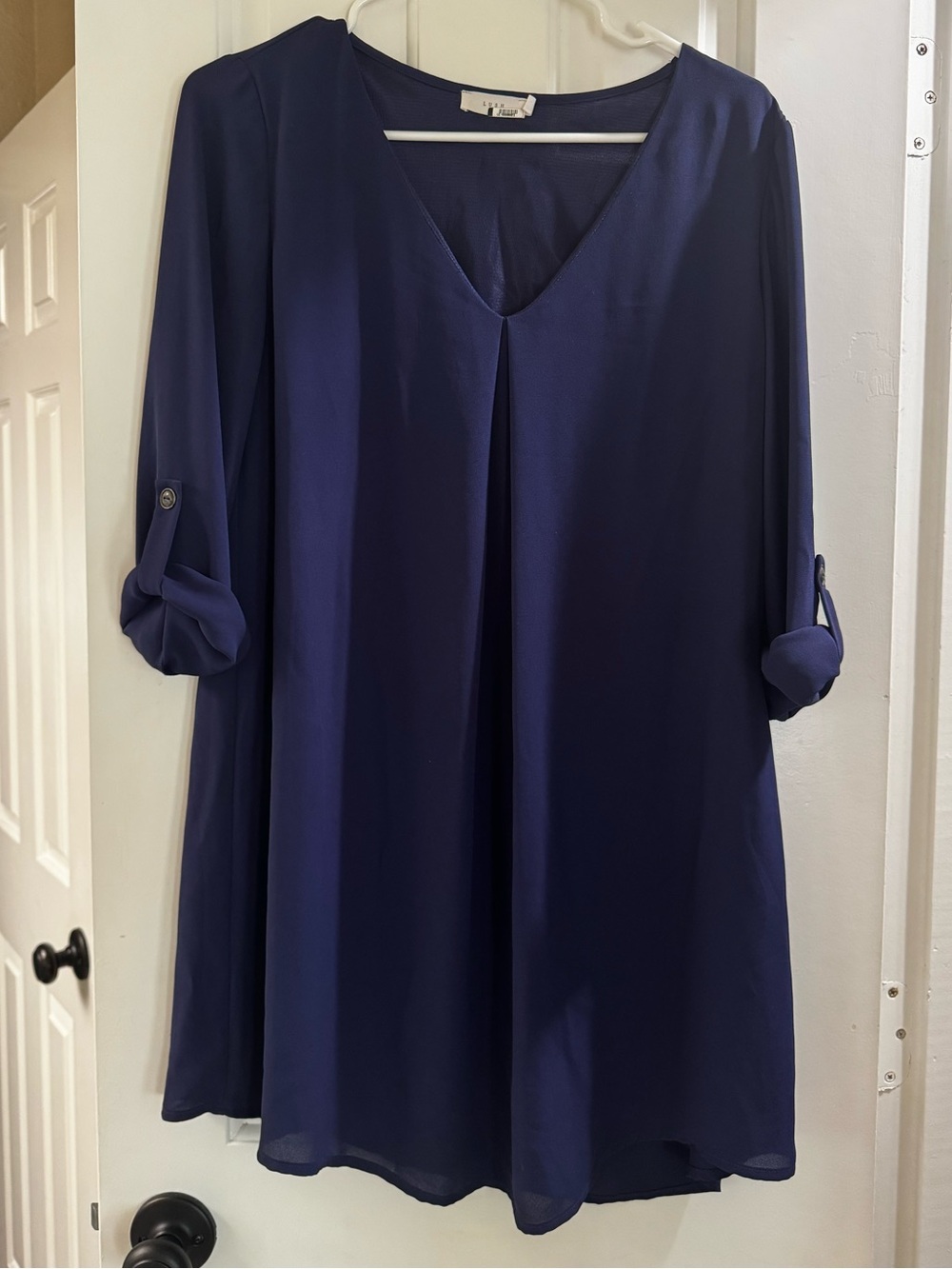 Women’s Navy V-Neck Roll-Sleeve Tunic Top